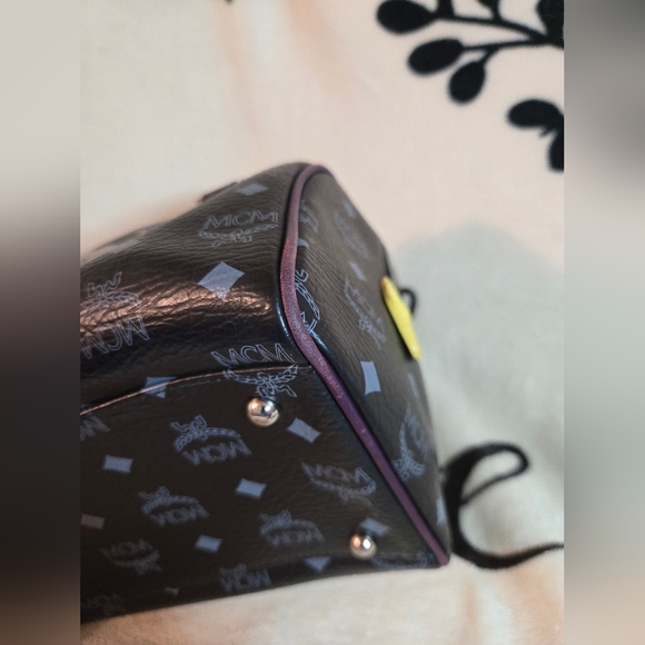 💯 Authentic MCM Black & Purple Visetos Princess Lion Boston Bag - Picture 12 of 16